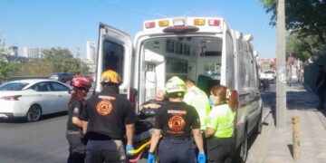 Mujer caída en Monterrey