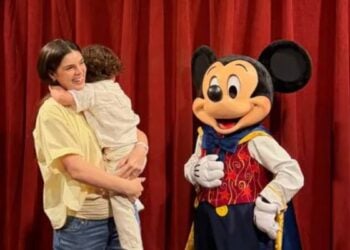 Nadia Ferreira vive un viaje inolvidable en Disney junto a su hijo