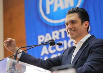 PAN rompe filas con el PRI en Nuevo León y busca un acercamiento con MC