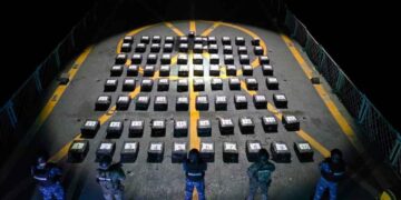 SEMAR decomisa cerca de dos toneladas de cocaína frente a costas de Acapulco, Guerrero