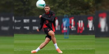 Santiago Giménez regresa al Milan