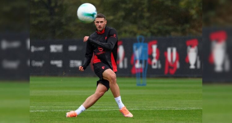 Santiago Giménez regresa al Milan