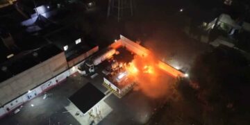 Se registra fuerte explosión en gasera de Chalco, Estado de México; hay al menos 2 heridos