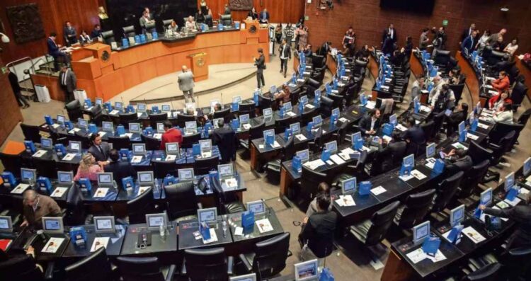 Senado patentes piratería