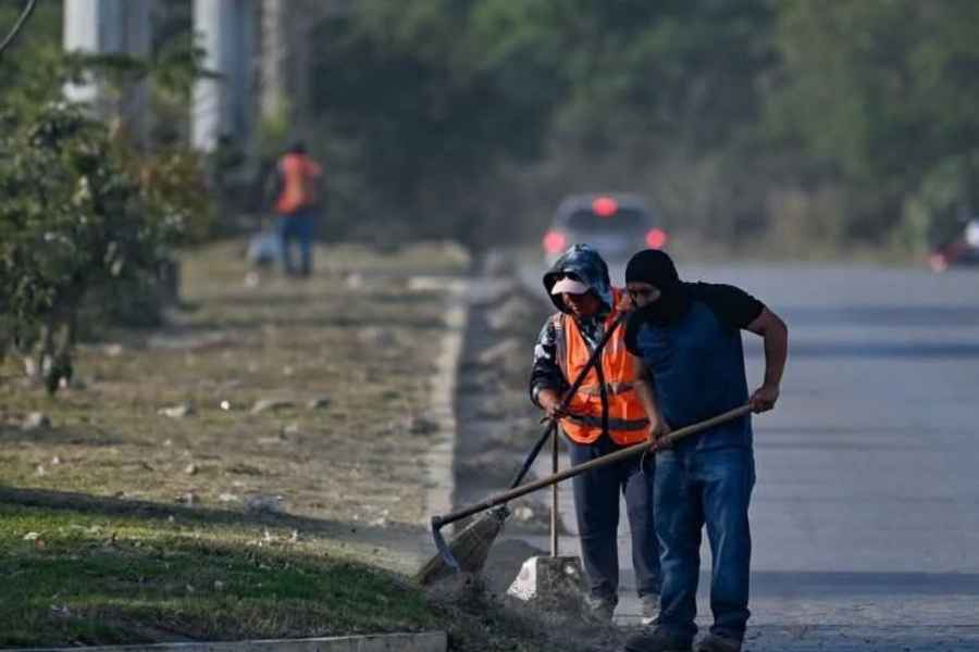 Servicios Públicos refuerza limpieza tras fuertes ráfagas de viento en Ciudad Victoria, Tamaulipas