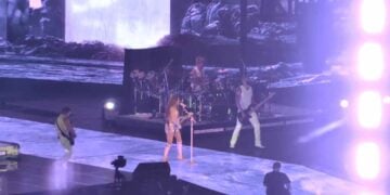 Shakira dedica mensaje a México