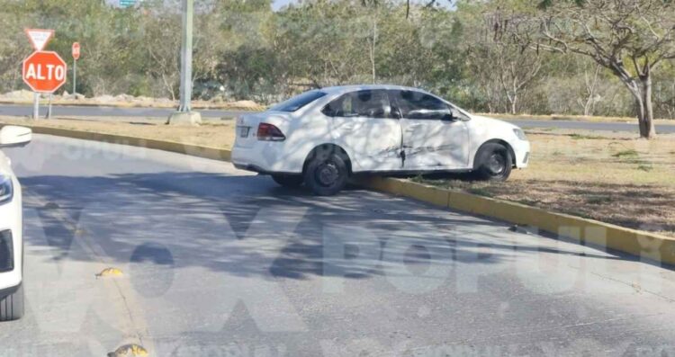 Tras omitir señal de alto, conductor provoca fuerte choque en Ciudad Victoria, Tamaulipas