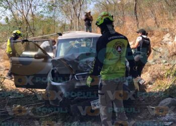 choque con tractocamión en Victoria