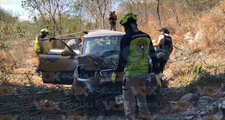 choque con tractocamión en Victoria