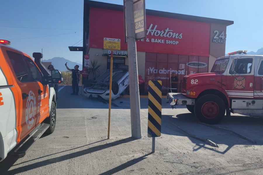 choque con volcadura en Guadalupe