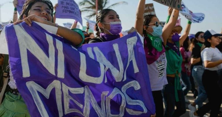 hoy 8 de marzo el día internacional de la mujer