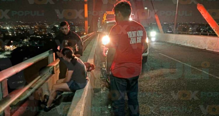 mujer rescatada del Puente Tampico