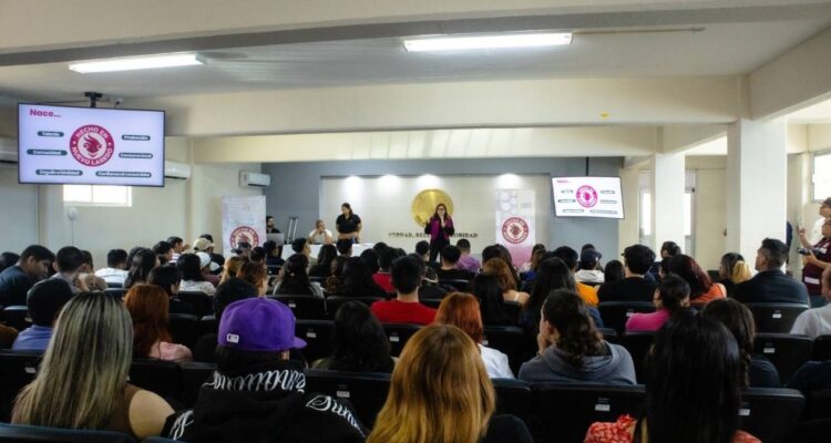 pláticas informativas UAT Nuevo Laredo