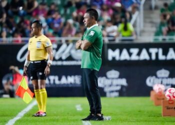 renuncia Nacho Ambriz