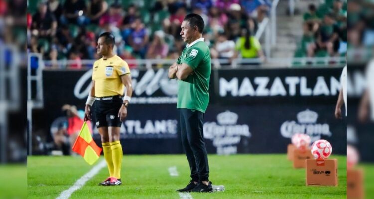 renuncia Nacho Ambriz