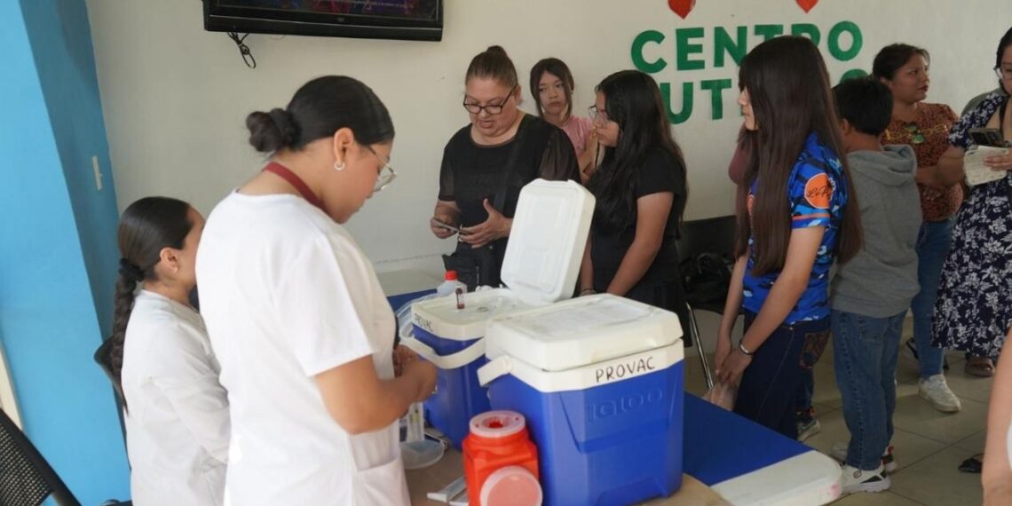Vacunación en el Centro de Autismo del DIF Nuevo Laredo