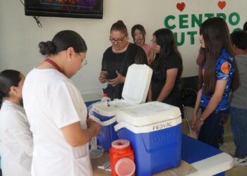 vacunación Centro de Autismo de Nuevo Laredo