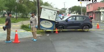Adulto mayor muere tras sufrir presunto infarto mientras manejaba en Monterrey