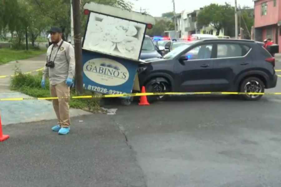 Adulto mayor muere tras sufrir presunto infarto mientras manejaba en Monterrey, NL