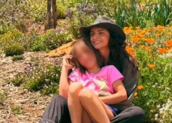 Aislinn Derbez vive una escapada natural con su hija Kailani