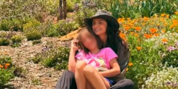 Aislinn Derbez vive una escapada natural con su hija Kailani