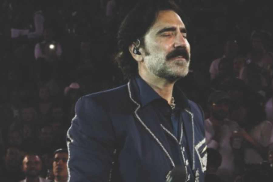 Alejandro Fernández emociona con voz similar a la de su padre Vicente Fernández