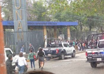 Amenaza de explosivo provoca evacuación en la FES Iztacala, Estado de México