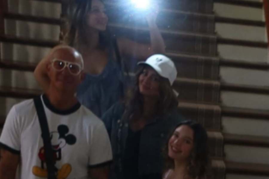Andrea Legarreta y Erik Rubín viajan en familia a Disney