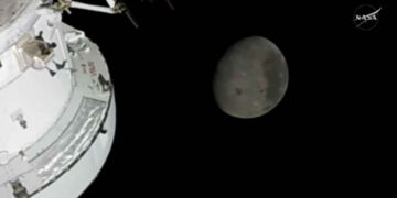 Artemis II supera récord histórico y alcanza la distancia más lejana de la Tierra