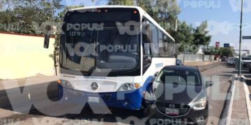Autobús de Transpais cambia de carril sin precaución y provoca fuerte choque en Ciudad Victoria, Tamaulipas