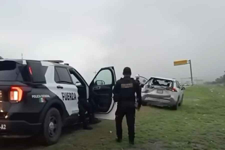 Automovilista resulta herido tras ser chocado por tráiler en Santa Catarina, NL