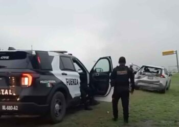 Automovilista resulta herido tras ser chocado por tráiler en Santa Catarina, NL