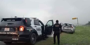 Automovilista resulta herido tras ser chocado por tráiler en Santa Catarina, NL