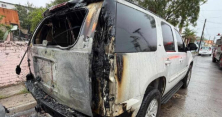 Cable de energía cae sobre autos y provoca incendio en Matamoros, Tamaulipas