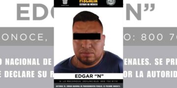 Cae Edgar “N”, subdirector de la Policía de Xalatlaco, Edomex, tras agredir a su pareja
