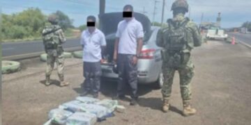 Caen dos hombres con 20 millones de pesos en efectivo en Sinaloa