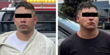 Caen dos hombres por engañar y asaltar a comprador de un vehículo en Ciudad de México