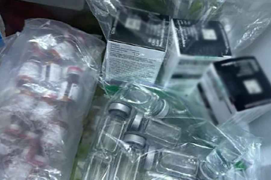 Caen dos personas vinculadas a la venta de medicamentos falsos en el Estado de México