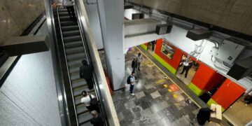 Caída masiva en escaleras eléctricas deja 11 heridos en la Línea 3 del Metro de CDMX