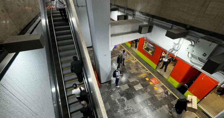 Caída masiva en escaleras eléctricas deja 11 heridos en la Línea 3 del Metro de CDMX