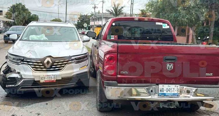 Cambia de carriles sin precaución y protagoniza accidente en Ciudad Victoria, Tamaulipas