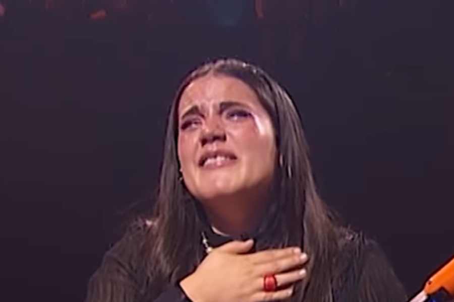 Camila Fernández rompe en llanto al escuchar cantar a su hermano y su hija en Juego de Voces