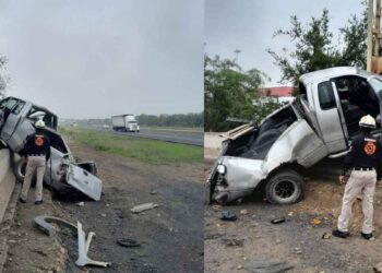 Camioneta choca contra muro de contención en Anillo Periférico en Escobedo, NL