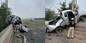 Camioneta choca contra muro de contención en Anillo Periférico en Escobedo, NL