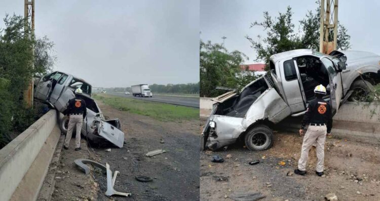 Camioneta choca contra muro de contención en Anillo Periférico en Escobedo, NL