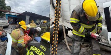 Camioneta impacta tráiler en Linares