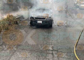 Camioneta se incendia en el Corredor Urbano de Altamira, Tamaulipas