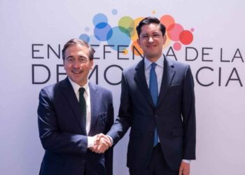 canciller Roberto Velasco Bruselas