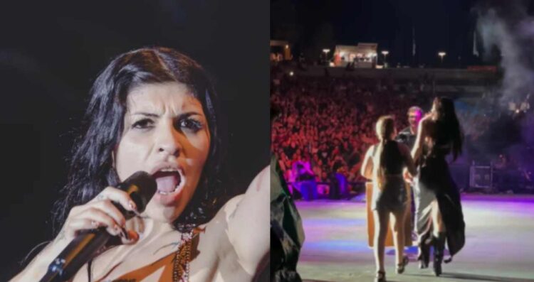 Cazzu emociona al cantar con una niña fan durante su concierto