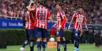 Chivas líder general historia